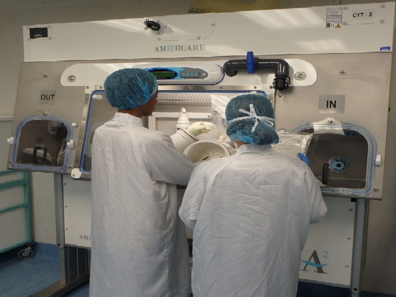 Supervising work in a cleanroom