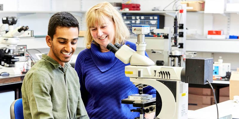 Leeds physicist is Outstanding Research Supervisor of the Year