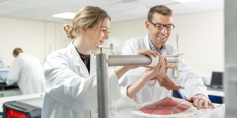 Millie has the support of a wide network of surgeons, engineers, product designers and other clinical researchers at Leeds
