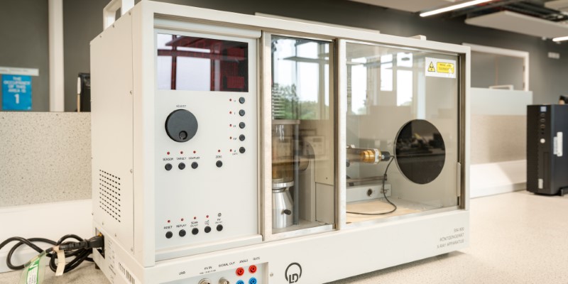 Physics laboratory equipment in the Sir William Henry Bragg Building