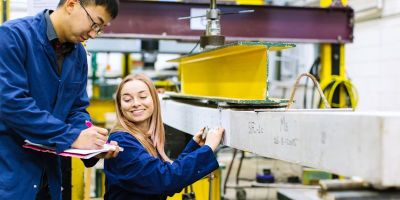 Students in the George Earle Laboratory