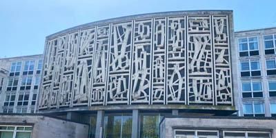 Front of the Mechanical Engineering building at the University of Leeds