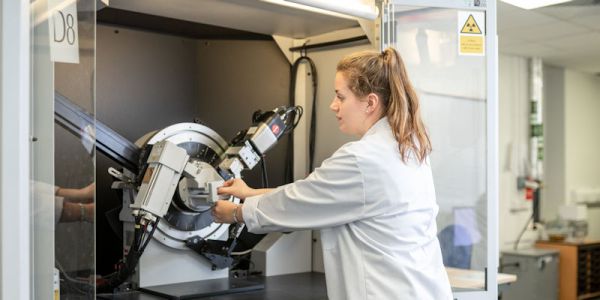 Female researcher using the x-ray diffraction facility