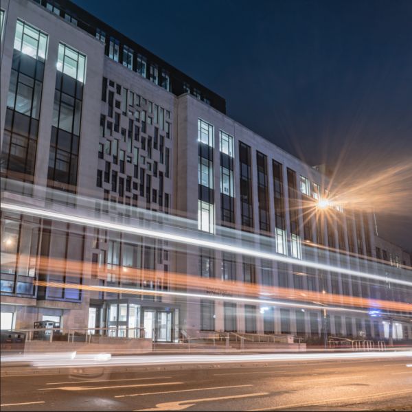 Clarendon Road portrait of Chemical Engineering building at night