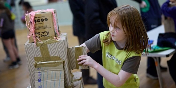 Mechanical engineers help Brownies earn their Inventing badge
