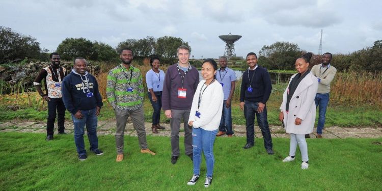 Professor Melvin Hoare, alongside DARA students.