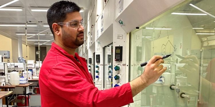 ravi singh in undergraduate lab