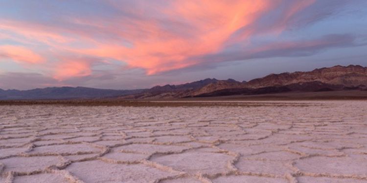 Origins of mysterious patterns created by salt deserts 