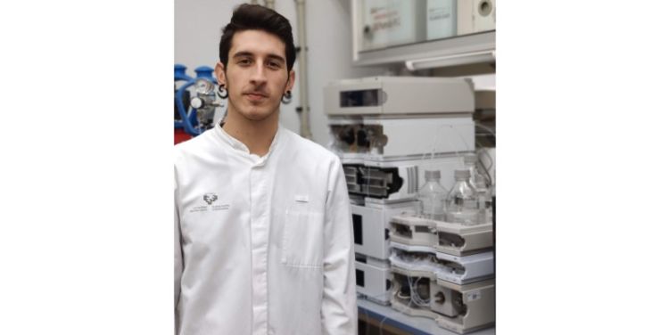 image of Carlos asensio regalado in the lab