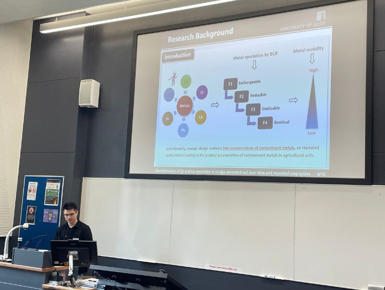 Image of post graduate researcher JIanting Feng presenting